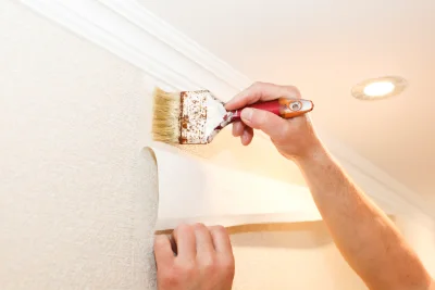 Pose de papier peint à Larnaud — revêtements muraux et toiles de verre